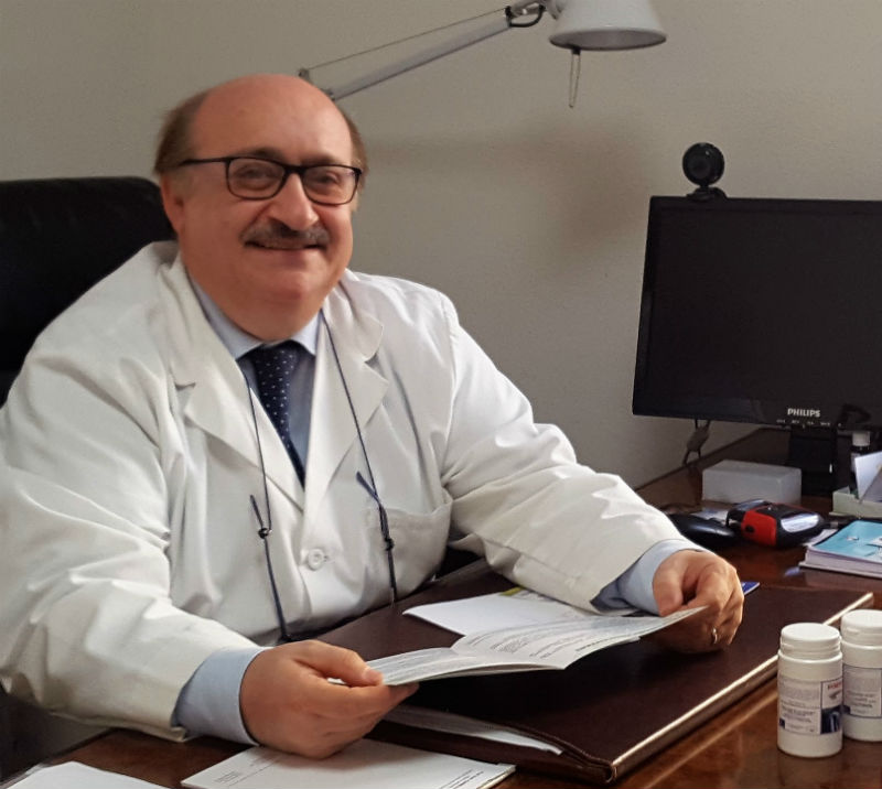 Доктор Кармело Ріццо - лікар-хірург, фахівець в області клінічного харчування, харчової непереносимості і алергії