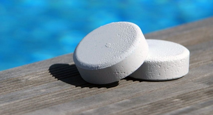 Один із способів догляду - таблетки для басейну для дезінфекції води