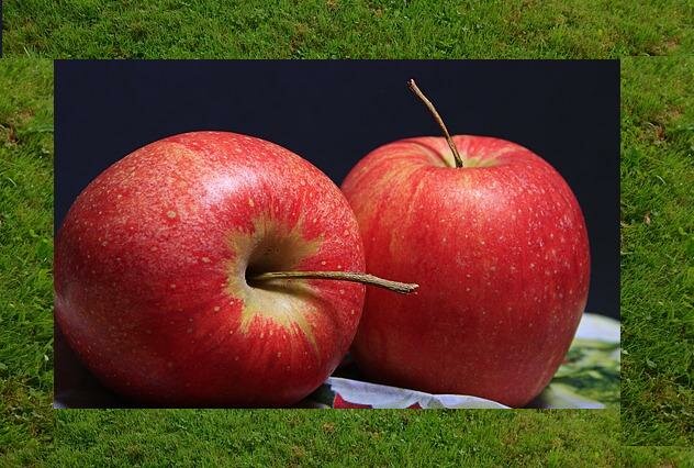 Чи можна мамі, що годує червоне яблуко