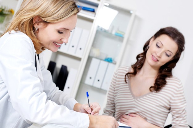 Яких фахівців варто відвідати жінці, яка планує материнство