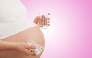 вагітні   жінки точно також, а іноді і більше схильні до простудних захворювань