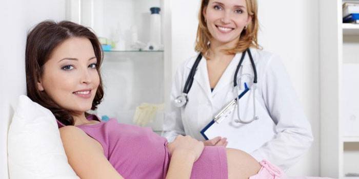 гормональними перебудовами під час менструацій, клімаксу;   вагітністю;   надмірною вагою, наступними дієтами;   підвищеною емоційністю, іншими причинами
