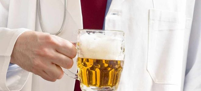 При серйозних захворюваннях, що викликають бойової синдром, рекомендується застосовувати теплий слабоалкогольний напій як допоміжний засіб, так як повністю вилікувати горло пивом не можна