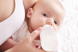 В сьогоднішній час багато мам рідко годують немовля своїм грудним молоком