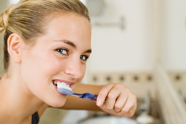 Під час вагітності у багатьох жінок псуються зуби, починаються проблеми з яснами