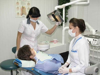 Якщо карієс можна ігнорувати, то з периоститом хворі просто летять до стоматолога за допомогою