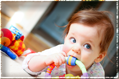Якщо у дитини шкіра в області губ постійно попрілості і почервоніла, а в куточках рота часто з'являються тріщинки, мова може йти про захворювання - періоральному дерматиті