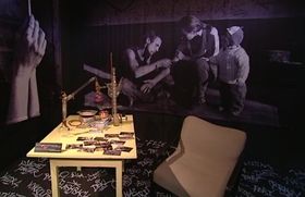 Фото: ЧТ24   Музей поліції в Празі надав і справжнісінький нелегальний варильний цех для виробництва наркотиків, який був конфіскований під час облави в одній квартирі