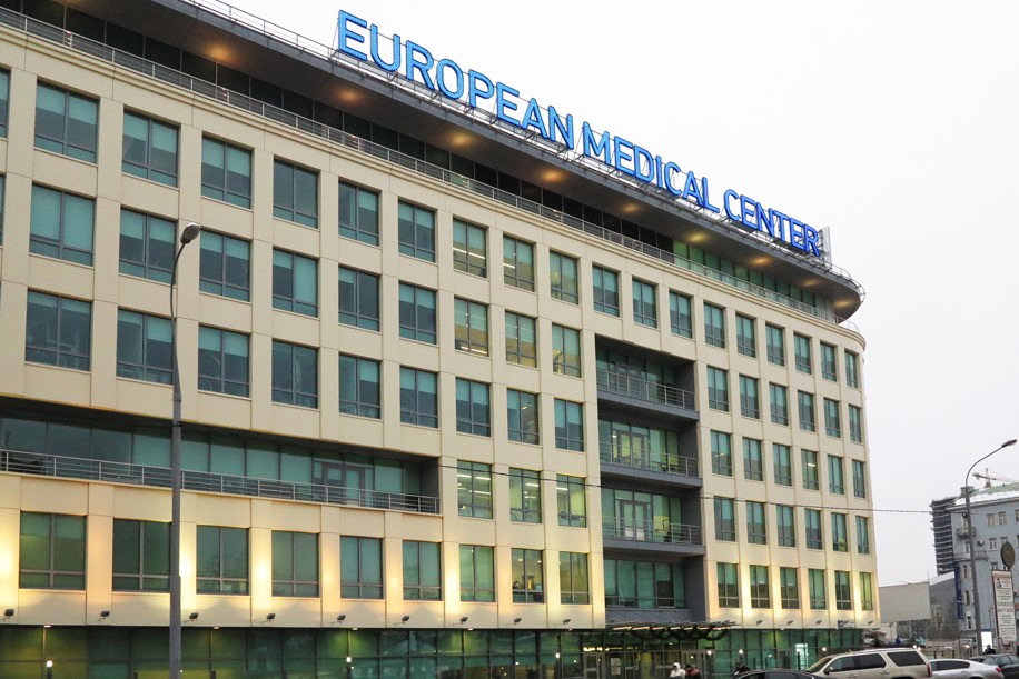 Аугментационной маммопластику лікарі   Європейського медичного центру ЕМС   проводять за допомогою імплантів таких брендів: Natrelle, Mentor, Arion, Eurosilicone