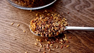 Лляні насіння - це джерело корисних природних елементів, наприклад, жирних кислот і вітамінів групи В