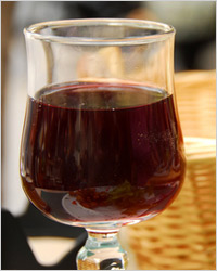 У християнській традиції, кагор - це символічний напій, його не прийнято пити так, як п'ють, скажімо, звичайне столове вино