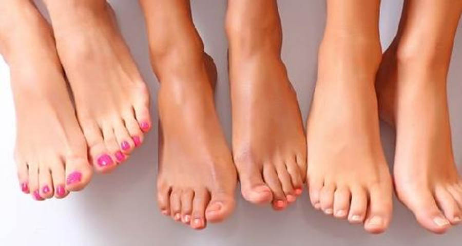 Грибкове ураження нігтів на ногах або руках може виникнути через велику ряду збудників хвороби і може зустрітися при трихофітії, рубромікозе і так далі