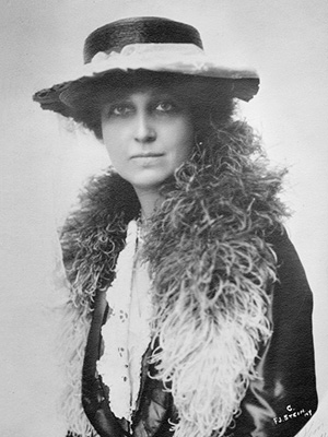 Насправді жінки намагалися взяти ситуацію під контроль з самого початку