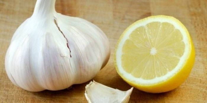 Протягом доби рідина повинна постояти, а після її варто приймати по ¼ склянки 2-3 рази на день