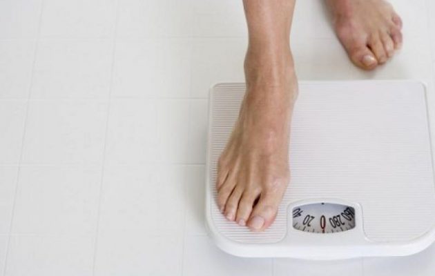 Безпричинна зміна ваги: швидка втрата, збільшення