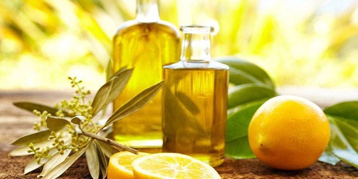 травна - при порушеннях роботи підшлункової залози;   м'язи, суглоби - покращує кровообіг, полегшує біль при хворобах суглобів, надає зігріваючий ефект, знімає напругу;   антипаразитарну дію - використовується як глистогінний засіб;   серцево-судинна система - знижує рівень холестерину за рахунок Омега-3 і Омега-6, допомагає від серцево-судинних захворювань;   статева система - вітамін B9 нормалізує гормональний фон, допомагає при простатиті