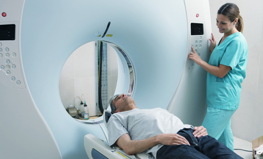 висока точність і комфорт дослідження на апараті TOSHIBA (Японія);   висока швидкість дослідження від 10 хвилин;   можливість проведення діагностики у пацієнтів з клаустрофобію (томограф відкритого типу);   висококваліфікований персонал, що складається з рентгенологів з 6-річним досвідом і операторів з 5-річним досвідом;   зручне розташування центру медичного центру «Ендоскопічна нейрохірургія» на території обласного онкологічного диспансеру, в умовах зручної транспортної розв'язки