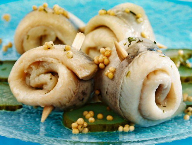 Цей продукт також багатий олеїнової кислотою, яка допомагає поліпшити мозковий кровообіг і нормалізує роботу серцево-судинної системи