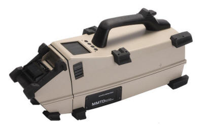 Прилад призначений для експрес виявлення та ідентифікації: вибухових і наркотичних речовин в аеропортах, на прикордонних пунктах пропуску та митних постах;  отруйних речовин і токсичних промислових відходів;  для пошуку людей під завалами