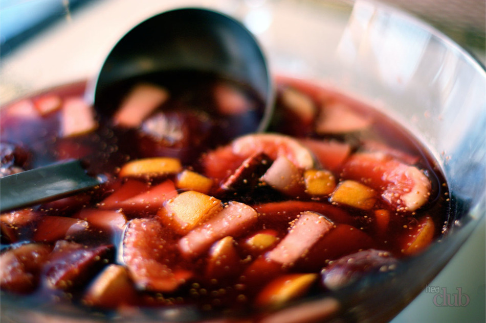 Не забувайте в процесі варіння помішувати вино з прянощами