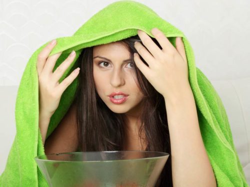 Виходити на вулицю або в добре провітрену кімнату категорично заборонено, приймати їжу, питво, розмовляти не рекомендується