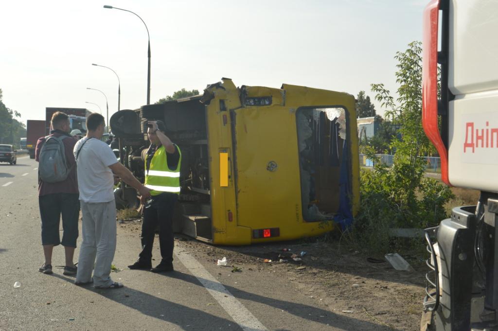 За медичною допомогою звернулося 18 осіб, двоє з них знаходяться у важкому стані