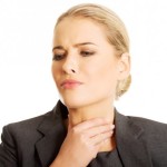 Подібні фактори можуть не тільки знизити імунітет, але і спровокувати те, що біль в горлі не проходить дуже тривалий час