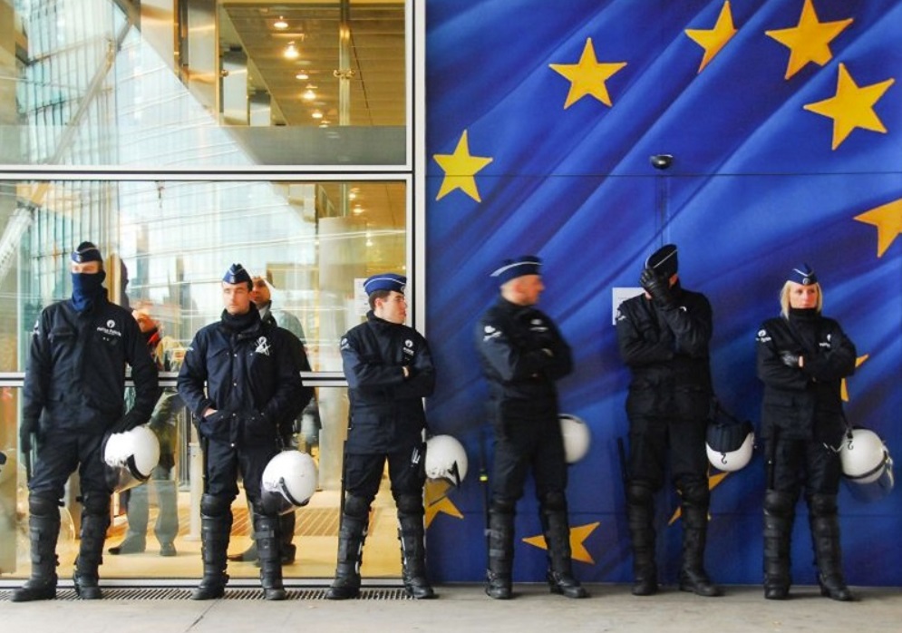 Нове дослідження Європолу показало посилюється розкол між використанням   криптовалюта   терористами та іншими злочинцями