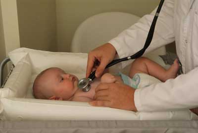 Ознаки захворювання можуть проходити самостійно, але дитина повинна знаходитися під постійним наглядом лікаря і отримувати спеціальні заходи профілактики