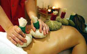 Так як шкіра людини є найбільшим органом, то масаж в лікуванні займає далеко не останнє місце