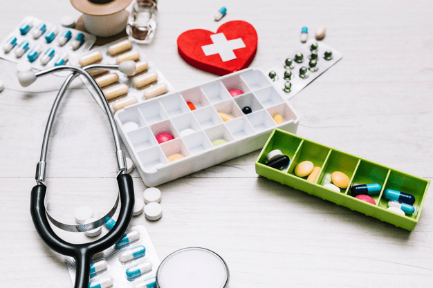 Тому в Польщі є можливість придбати потрібні ліки, частина вартості яких покриває Національний фонд здоров'я