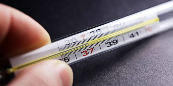 Збільшення температури тіла вагітної вище 37,4 ° C може сигналізувати про наявність захворювання і викликає необхідність звернення до лікаря